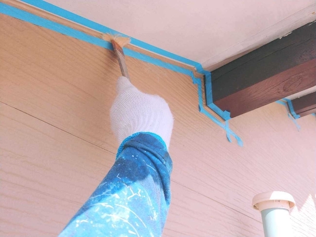 軒天・外壁の境目シーリング施工